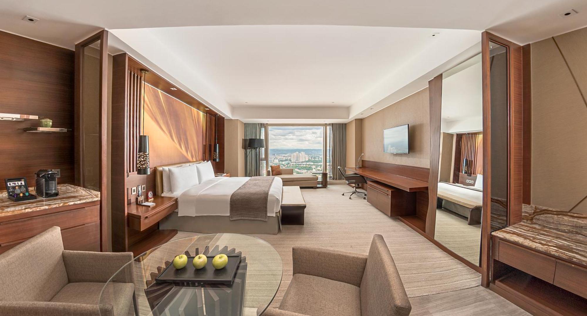 Marco Polo Ortigas Manila Hotel 5*